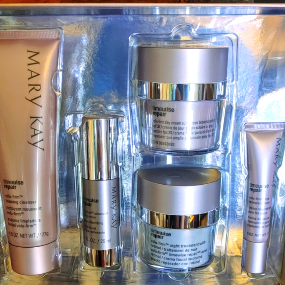 Mary Kay Moisturizing Skincare Collection